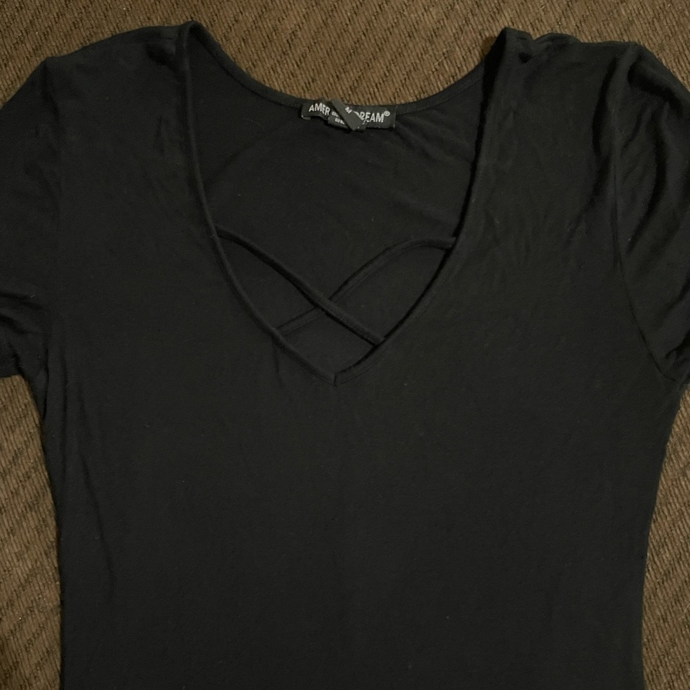 Crisscross detail plain black tshirt